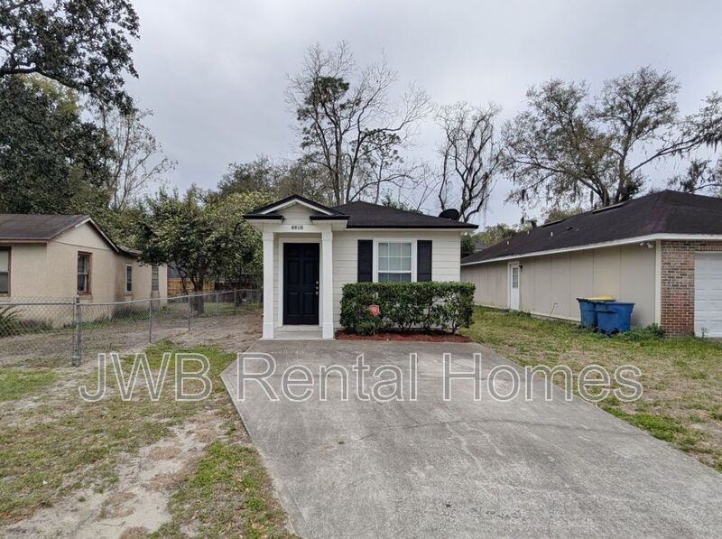 8910 Eaton Ave in Jacksonville, FL - Building Photo