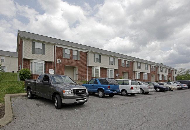 Hickory Manor Apartments in Antioch, TN - Building Photo - Building Photo