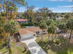2326 Davis Blvd in Ft. Myers, FL - Building Photo - Building Photo