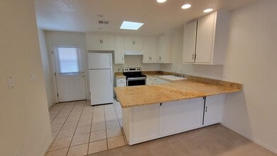 2506 Christina Pl in Alamogordo, NM - Building Photo - Building Photo