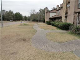 PINE VILLAGE NORTH in Houston, TX - Foto de edificio - Building Photo