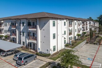 The Laurel at Vintage Park 55+ in Tomball, TX - Building Photo - Building Photo