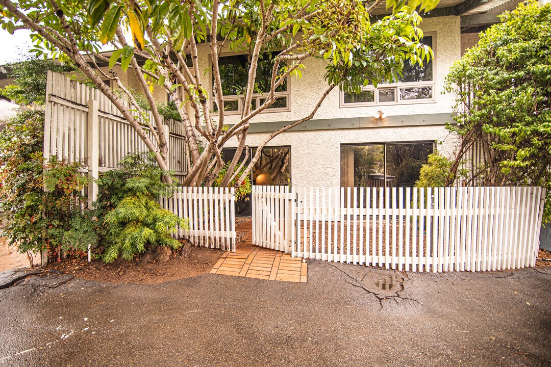 4148 Conrad Dr in Spring Valley, CA - Foto de edificio