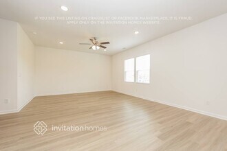 127 Glacier Wy in La Vergne, TN - Building Photo - Building Photo