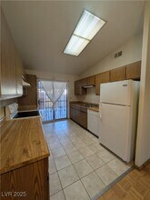4252 Rollingstone Dr in Las Vegas, NV - Building Photo - Building Photo