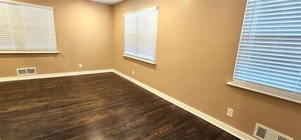 1291 Lorenzo Dr SW in Atlanta, GA - Building Photo - Building Photo