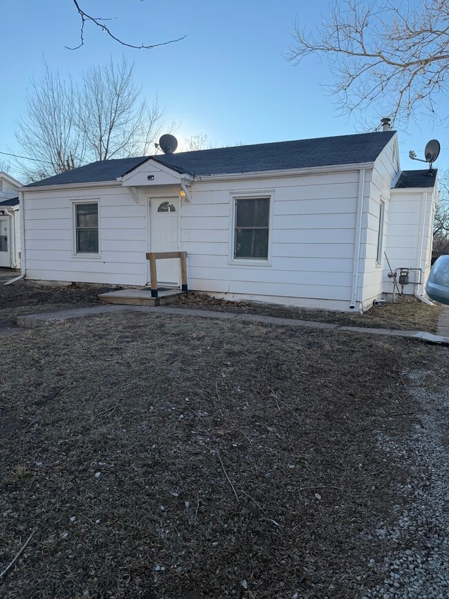 property at 1910 10th St