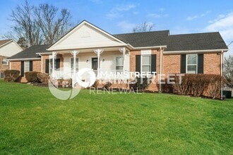 3804 Hillshire Dr in Nashville, TN - Building Photo - Building Photo