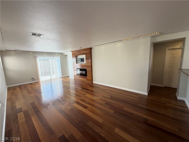 8817 Shady Pines Dr in Las Vegas, NV - Building Photo - Building Photo