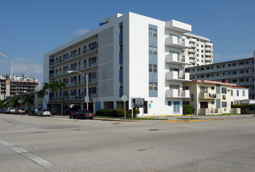 1600 West Ave in Miami Beach, FL - Foto de edificio