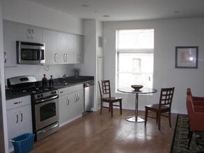 601 Albany St, Unit 205 in Boston, MA - Building Photo - Building Photo