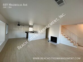 889 Magnolia Ave in Long Beach, CA - Foto de edificio - Building Photo