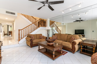 584 SE 20th Ave in Deerfield Beach, FL - Building Photo - Building Photo