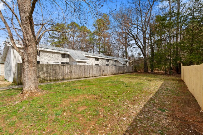 3707 Squaw Valley Dr SW-Unit -d in Huntsville, AL - Building Photo - Building Photo