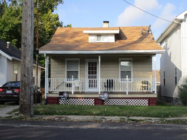 property at 2915 N Wisconsin Ave