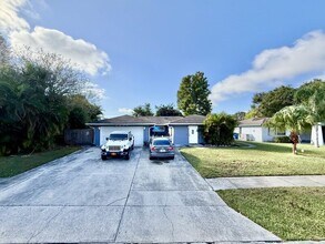 2658 Sunny Breeze Ave in Largo, FL - Building Photo - Building Photo
