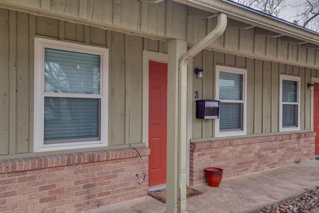 601 W College St in Grapevine, TX - Building Photo - Building Photo