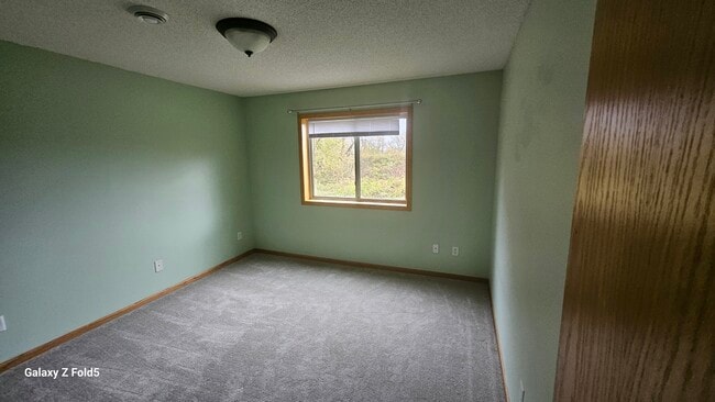18110 Vance Cir NW, Unit B in Elk River, MN - Building Photo - Building Photo