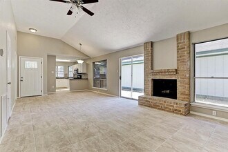 20622 Broughwood Cir in Katy, TX - Foto de edificio - Building Photo