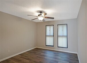 291 Country Club Dr in Jonesboro, GA - Building Photo - Building Photo