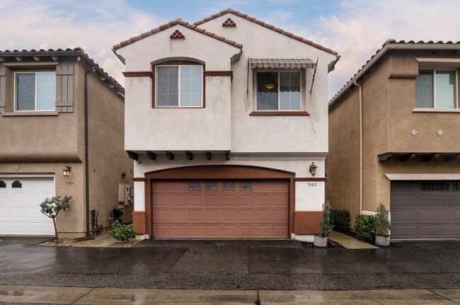 7602 N Courage Way in Los Angeles, CA - Building Photo - Building Photo