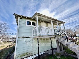 531 W 9th St in Ada, OK - Building Photo