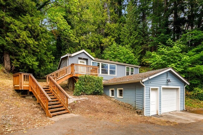 3930 E Lake Sammamish Pkwy NE in Sammamish, WA - Building Photo - Building Photo