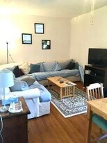 1677 Beacon St, Unit 4 in Brookline, MA - Building Photo