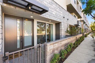 617 W 17th St in Costa Mesa, CA - Building Photo - Building Photo