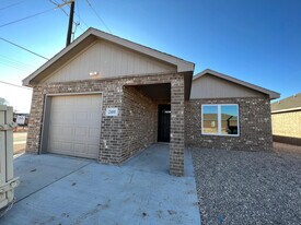 2407 N Ave N in Lubbock, TX - Building Photo