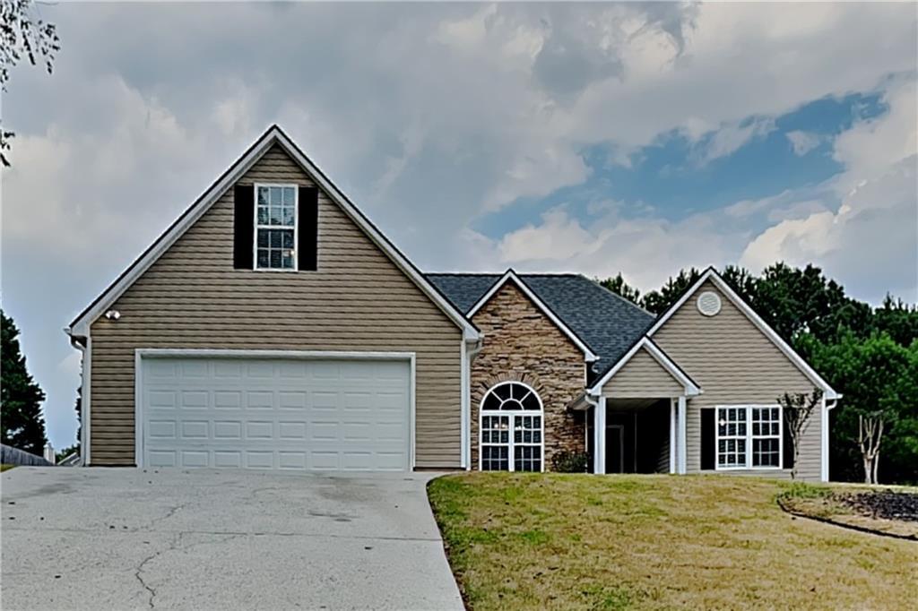 1625 Alcovy River Dr in Dacula, GA - Building Photo