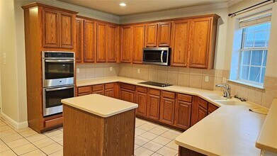 6614 Baycrest Cir in Sachse, TX - Building Photo - Building Photo