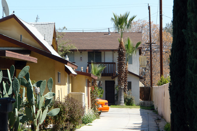 2549 Sepulveda Ave in San Bernardino, CA - Foto de edificio - Building Photo