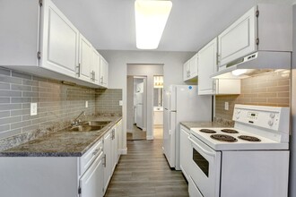Fraser Place Apartments in Richmond, BC - Building Photo - Building Photo