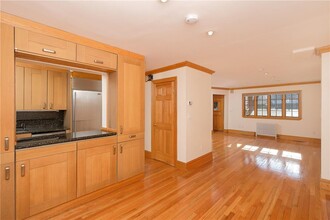 13 Willow Cir in Bronxville, NY - Building Photo - Building Photo