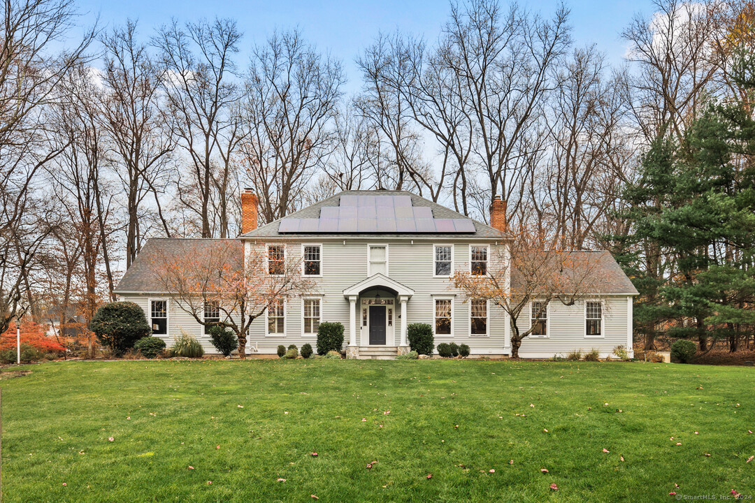 5 Sunnyside Ln in Westport, CT - Building Photo