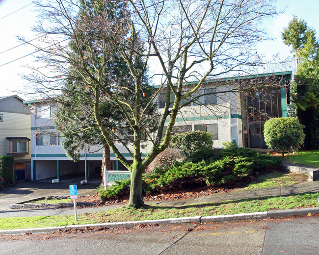 Evanston Apartments in Seattle, WA - Building Photo - Building Photo