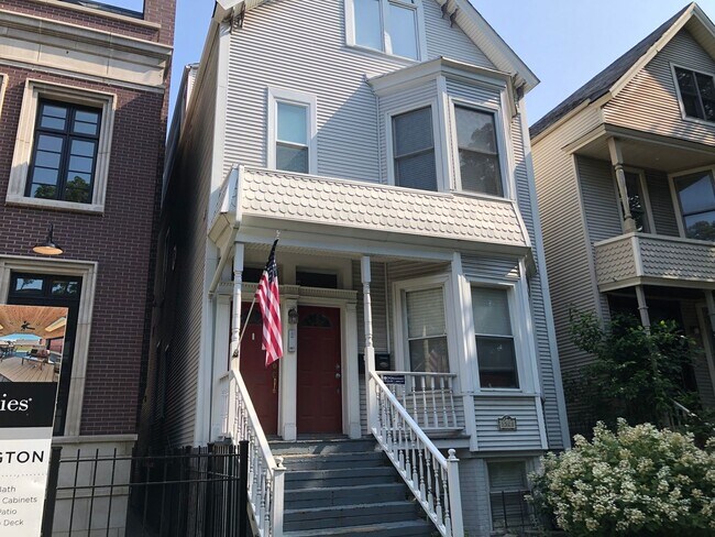 property at 1528 W Wellington Ave
