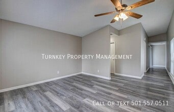 22 Villas Dr in Sherwood, AR - Foto de edificio - Building Photo