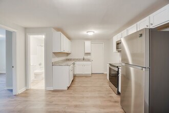 1900 Mimosa St in Fredericksburg, VA - Building Photo - Building Photo