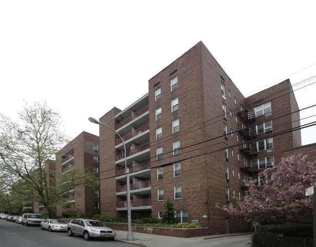 Tennyson in Forest Hills, NY - Building Photo - Building Photo