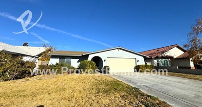 13495 Sea Gull Dr in Victorville, CA - Foto de edificio - Building Photo