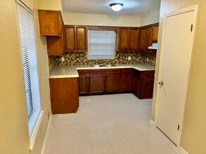 400 E Ulex Ave, Unit Apartment 4 in McAllen, TX - Building Photo - Building Photo