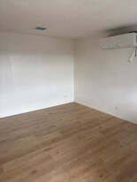 1406 Barton Rd in Lake Worth Beach, FL - Building Photo