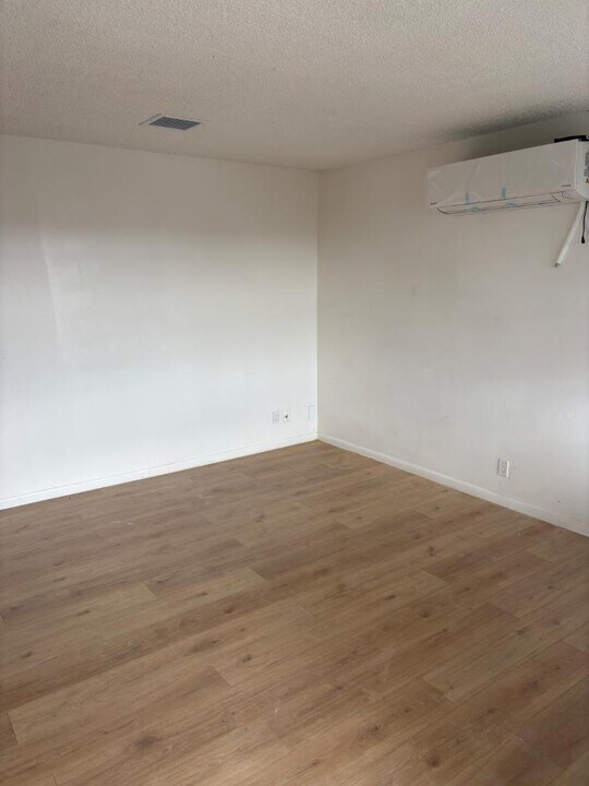 1406 Barton Rd in Lake Worth Beach, FL - Foto de edificio