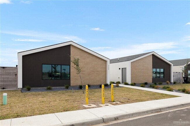 2609 Woodpecker Rd in Weslaco, TX - Building Photo - Building Photo