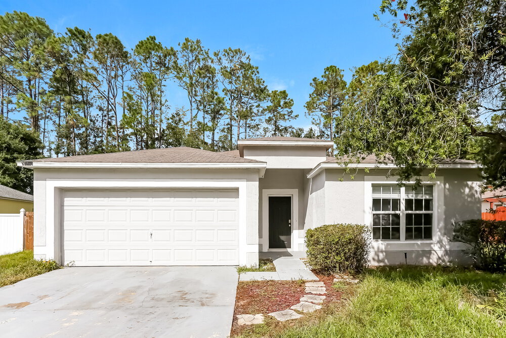 3290 Carlotta Road in Middleburg, FL - Building Photo