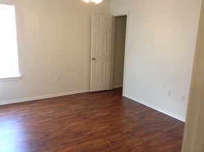 523 N Clinton Ave in Lubbock, TX - Building Photo - Building Photo