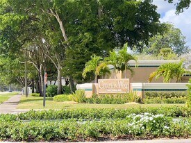 9811 Westview Dr in Coral Springs, FL - Building Photo