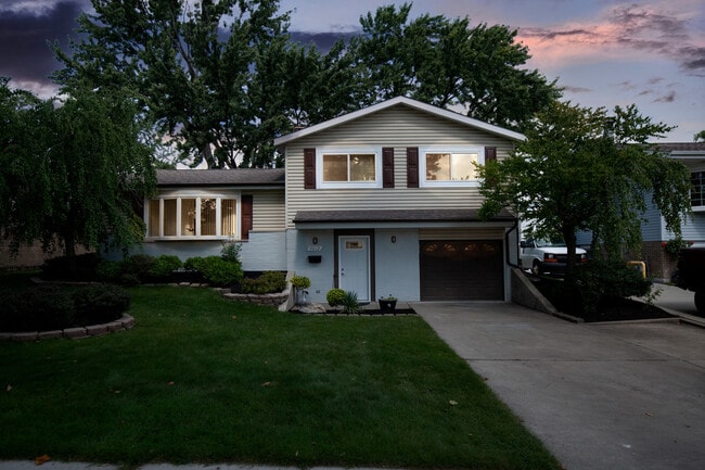 9012 89th St in Oak Lawn, IL - Building Photo - Building Photo